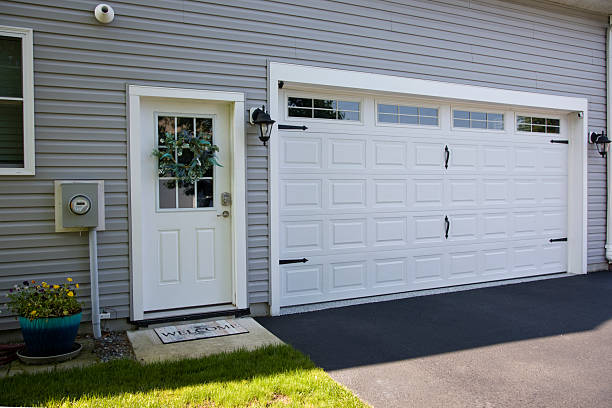 24/7 Emergency Garage Door Panel Replacement experts in Brewster, OH